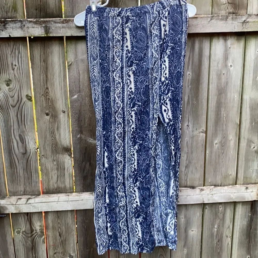 American Eagle Outfitters slotted skirt sz. 2
